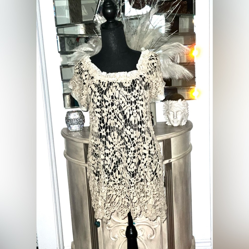 Women handmade crochet Irish lace top/tunic Size M